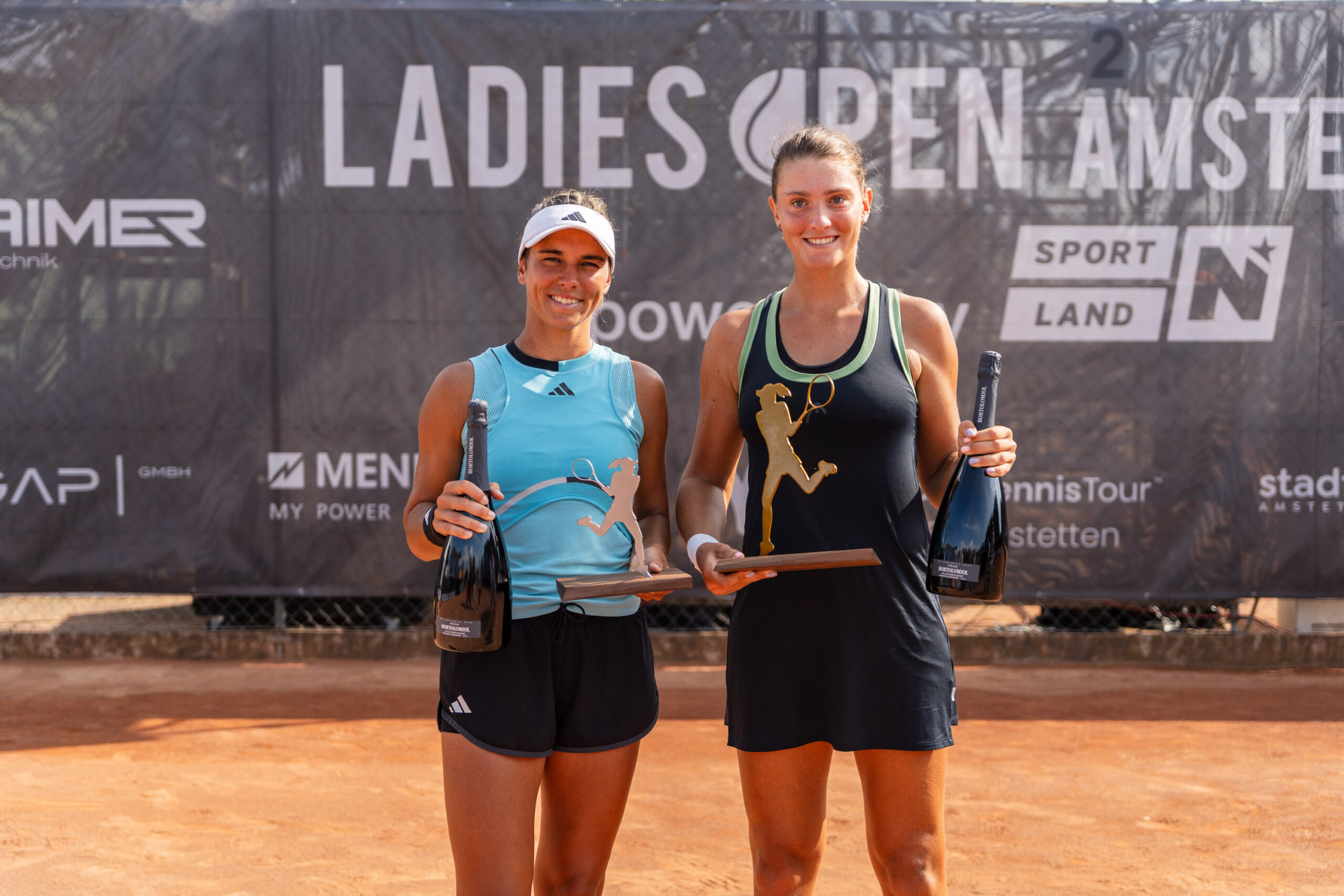 Die Vorjahres-Finalistinnen Strakhova und Pridankina.